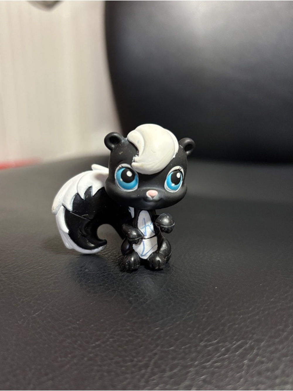 Littlest Pet Shop LPS Skunk #85 Hasbro 2005